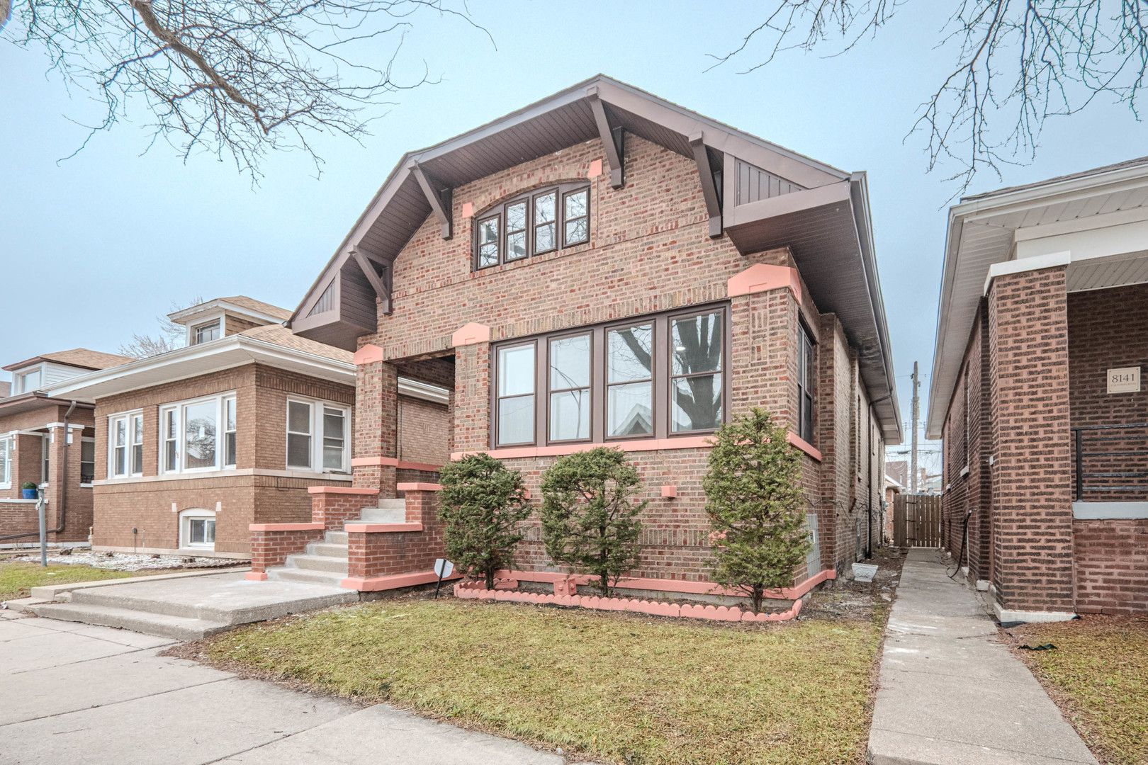 8137 S Loomis Boulevard — Chicago, IL 60620