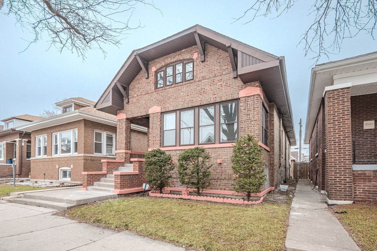 8137 Loomis Boulevard, Chicago, IL 60620