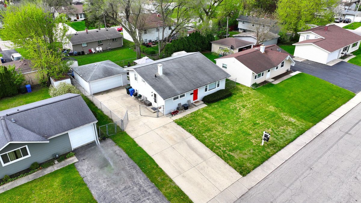 117 Cordova Road, Carpentersville, IL 60110