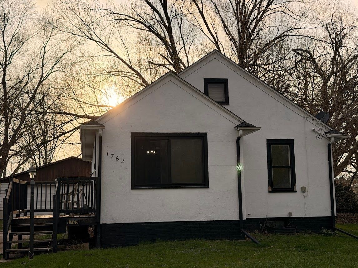 1762 S Oak Avenue — Freeport, IL 61032