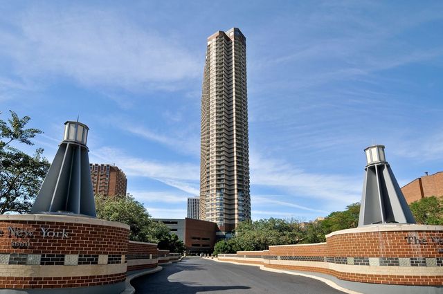 3660 Lake Shore Drive, Chicago, IL 60613