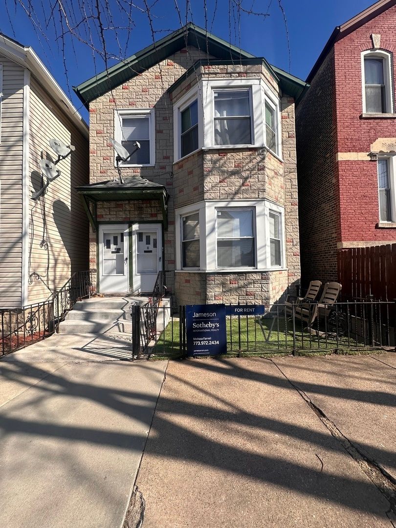 1817 S Peoria Street #2 — Chicago, IL 60608