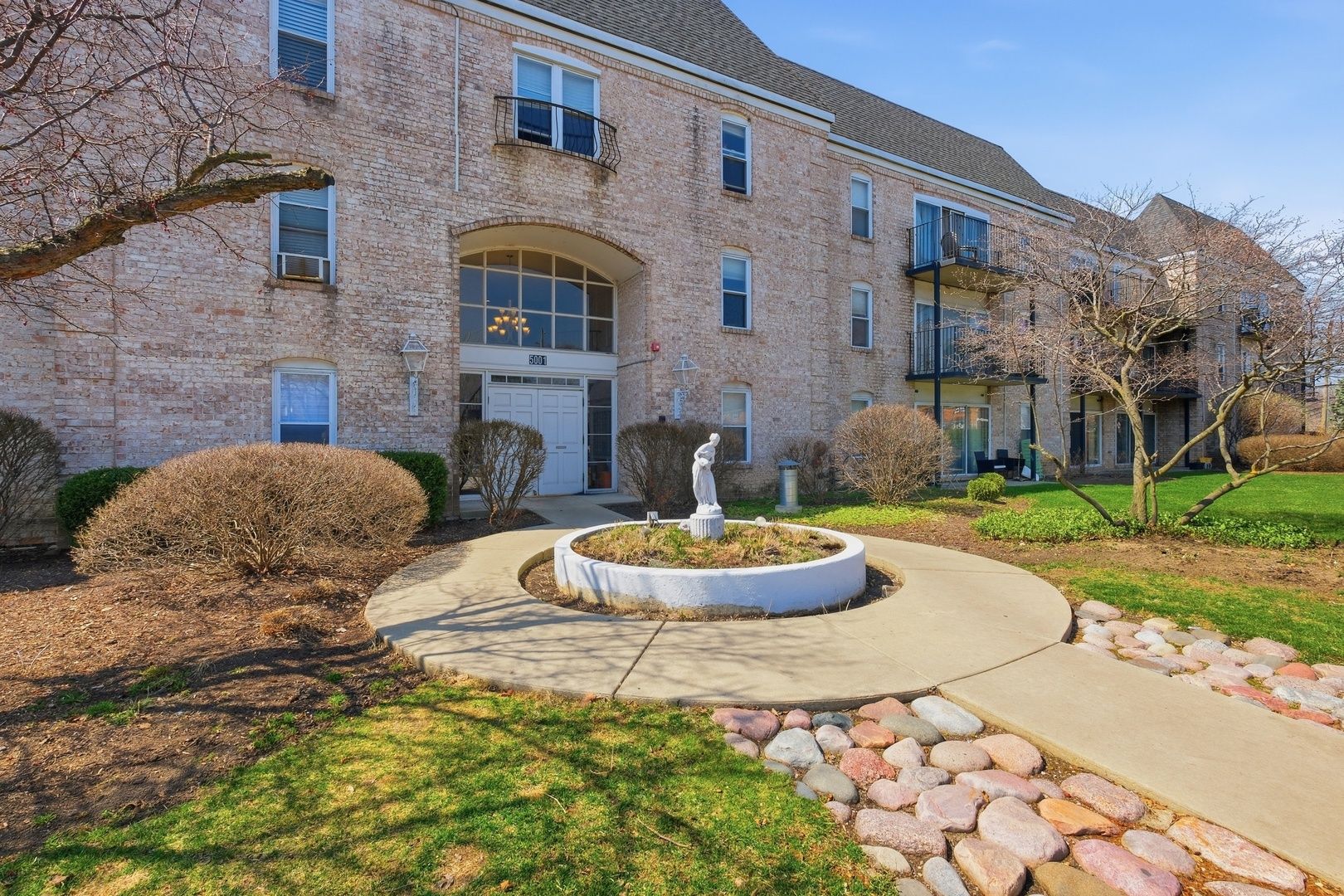 5001 Carriage Way Drive #116 — Rolling Meadows, IL 60008