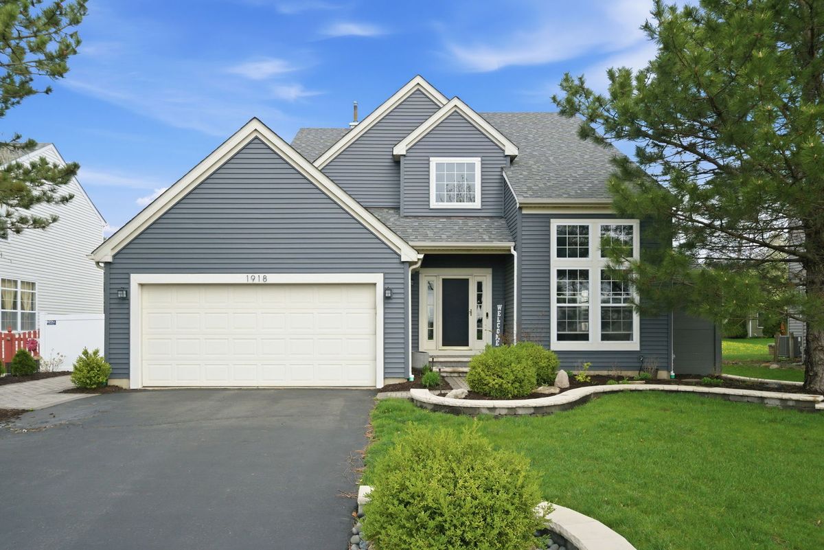 1918 Westridge Boulevard, Bartlett, IL 60103