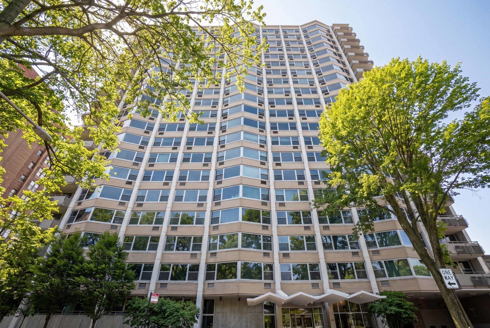 555 W Cornelia Avenue #512 — Chicago, IL 60657