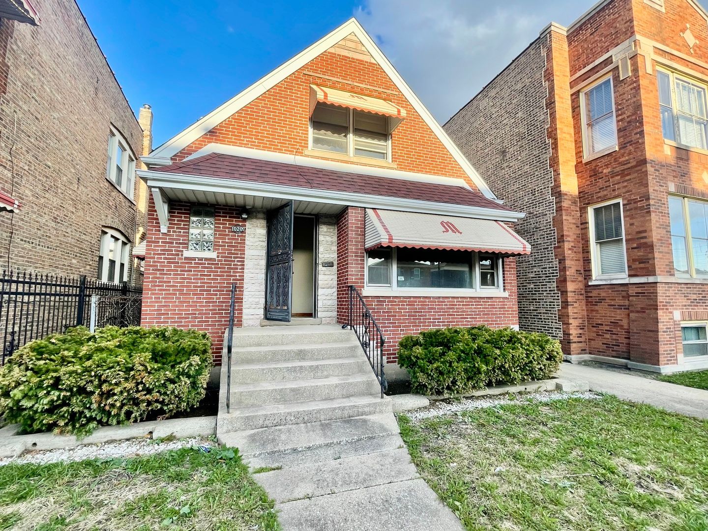 10209 S Vernon Avenue — Chicago, IL 60628