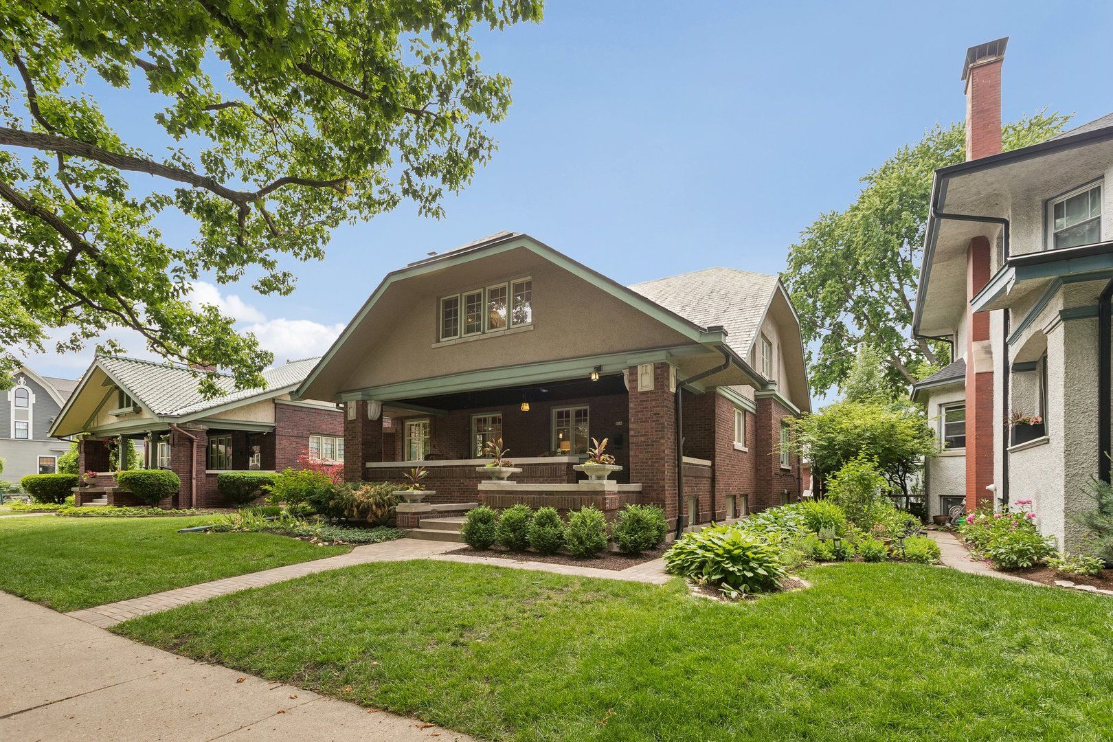 639 S Elmwood Avenue — Oak Park, IL 60304