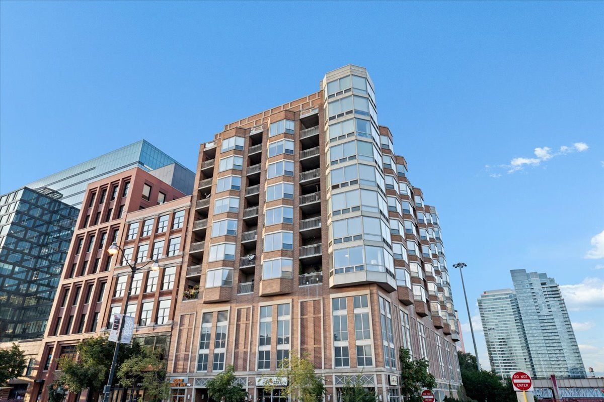720 W RANDOLPH Street #503 — Chicago, IL 60661