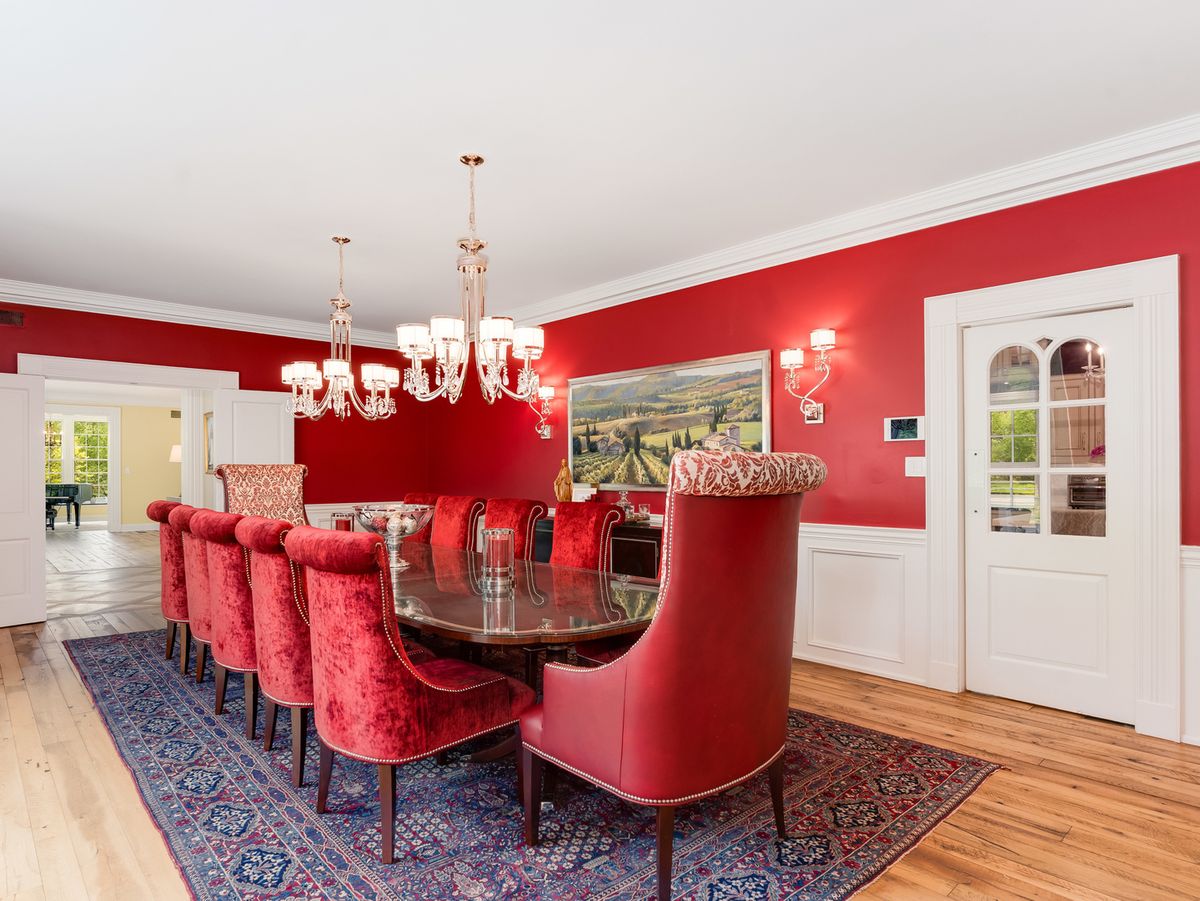 875 Country Club Road, St. Charles, IL 60174
