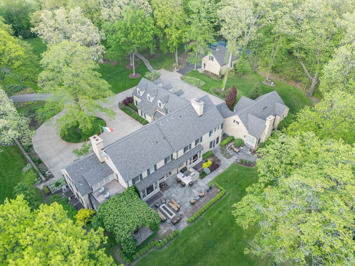 875 Country Club Road, St. Charles, IL 60174