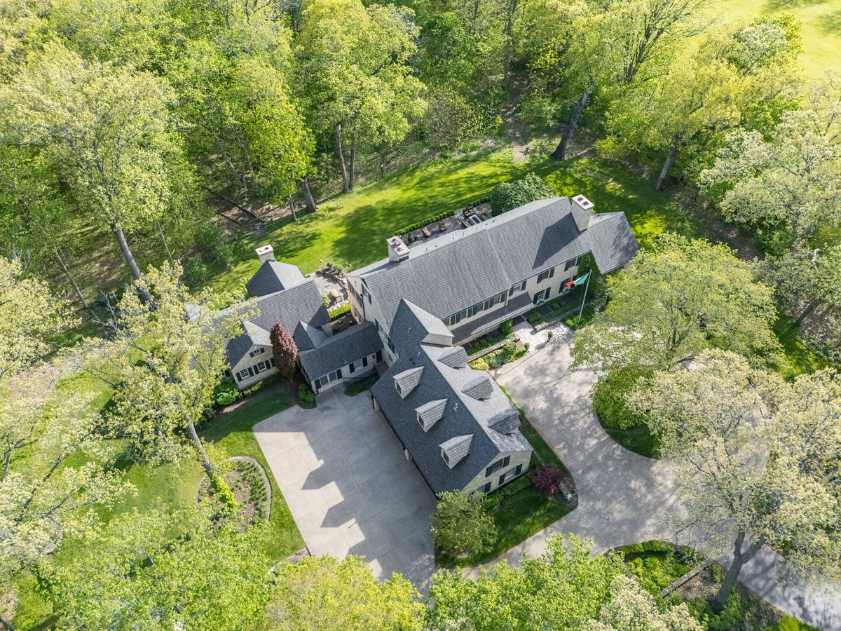 875 Country Club Road, St. Charles, IL 60174