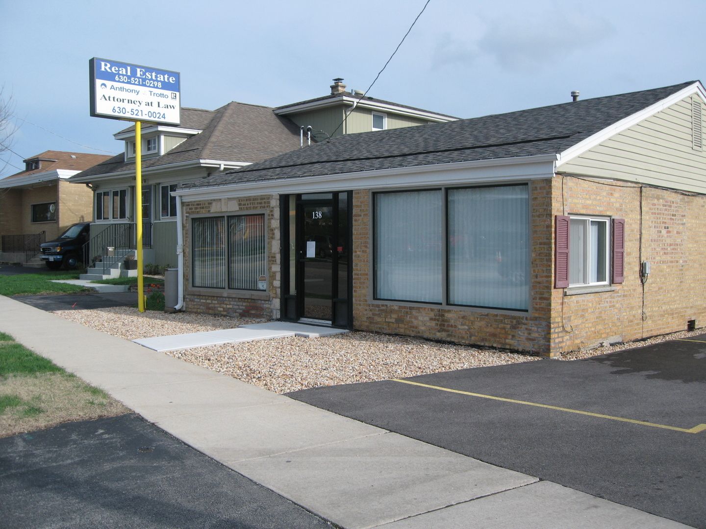 138 W Irving Park Road #front — Wood Dale, IL 60191