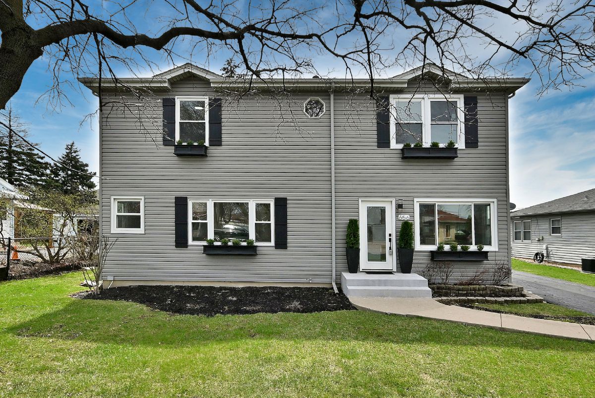 656 Comstock Avenue, Elmhurst, IL 60126