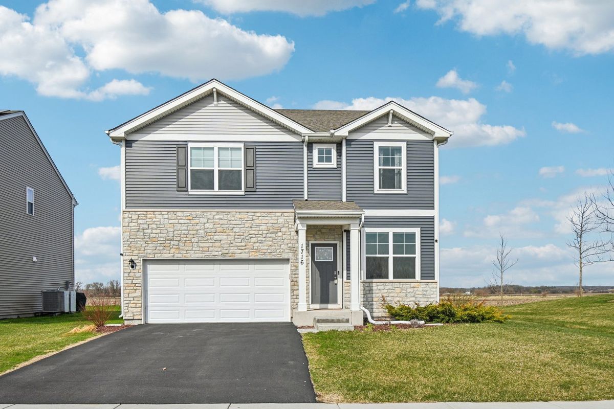 1716 Dublin Drive, Pingree Grove, IL 60140