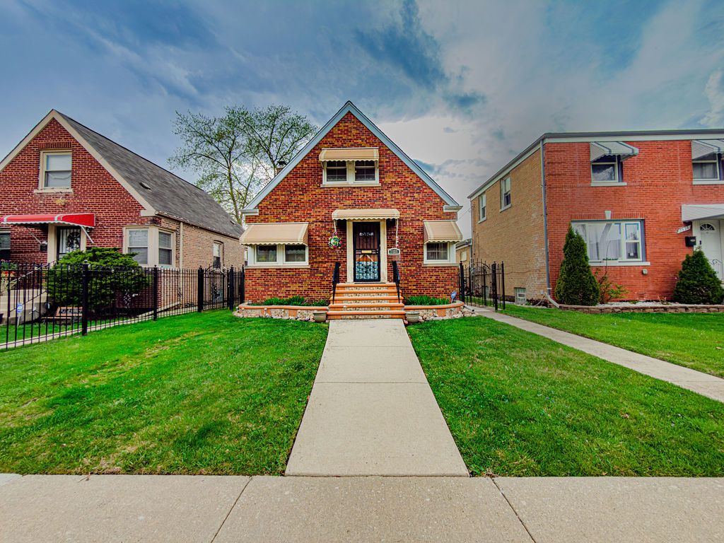 7328 S Albany Avenue — Chicago, IL 60629