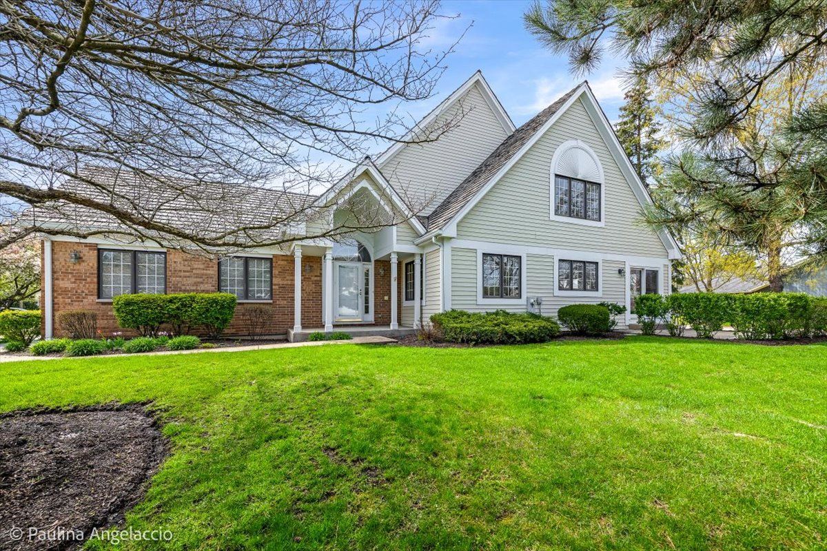 820 Braeman Court, Libertyville, IL 60048