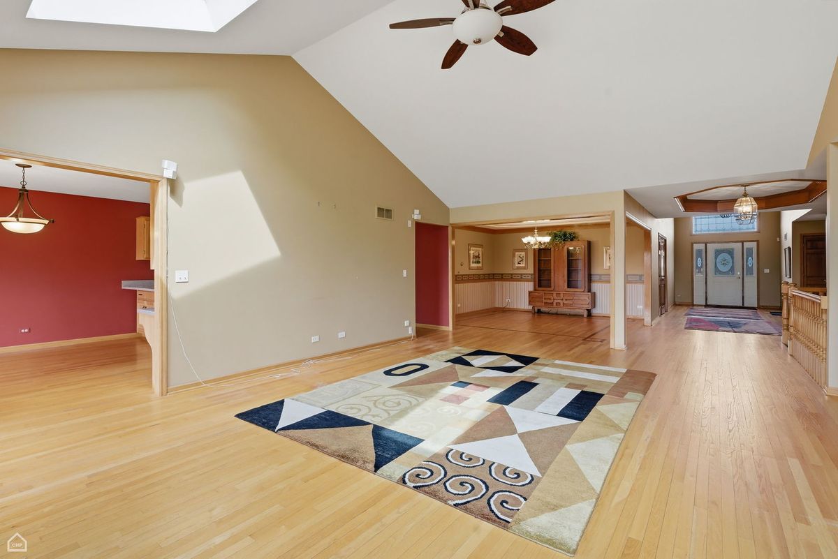 9307 Loch Glen Drive, Lakewood, IL 60014