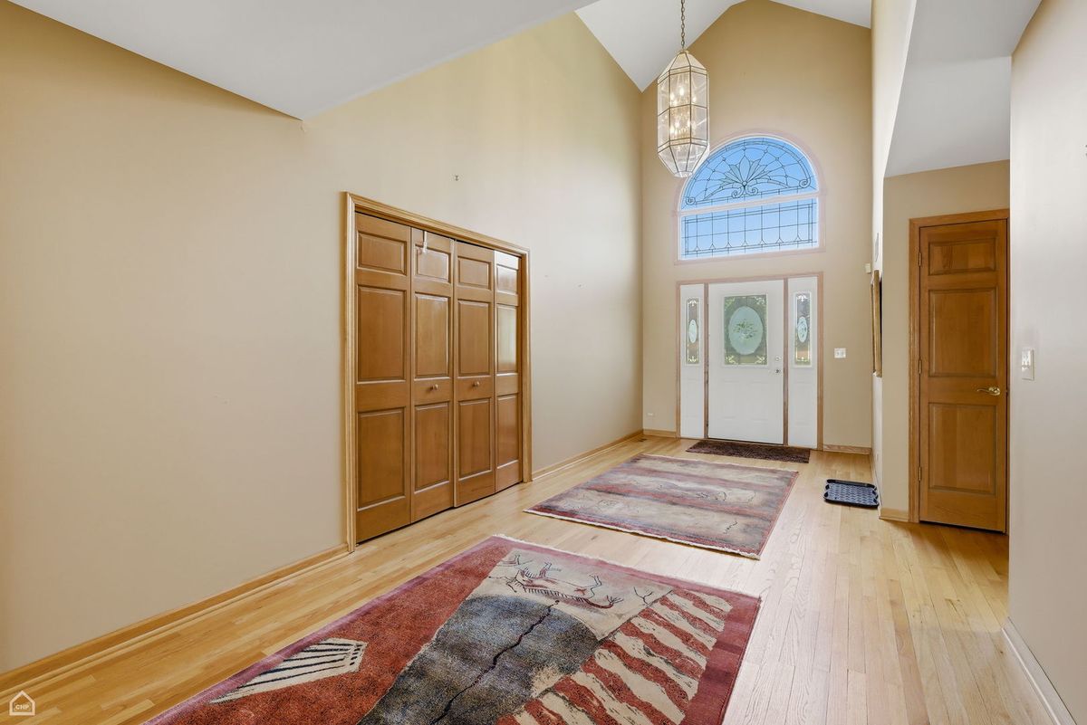 9307 Loch Glen Drive, Lakewood, IL 60014