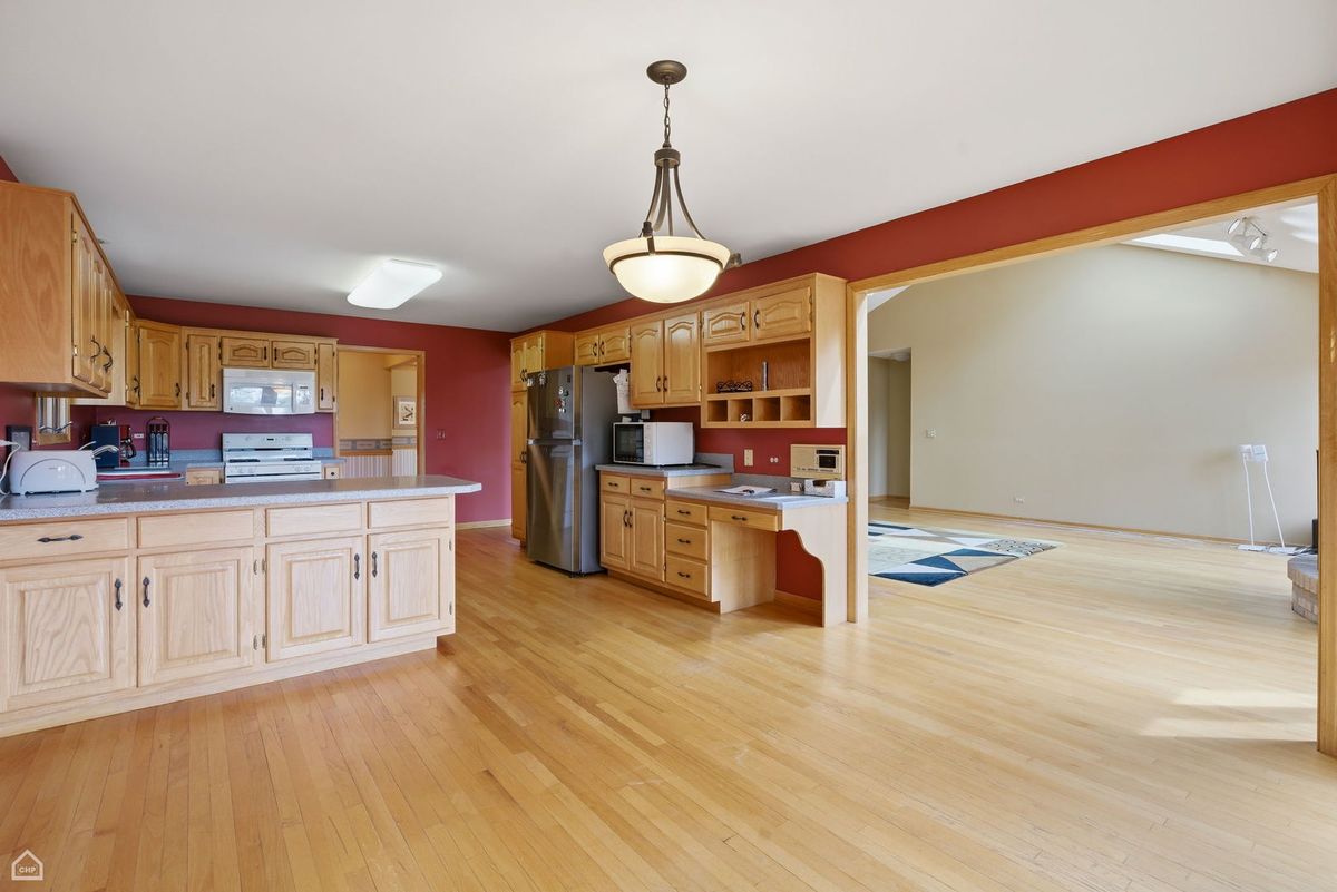 9307 Loch Glen Drive, Lakewood, IL 60014