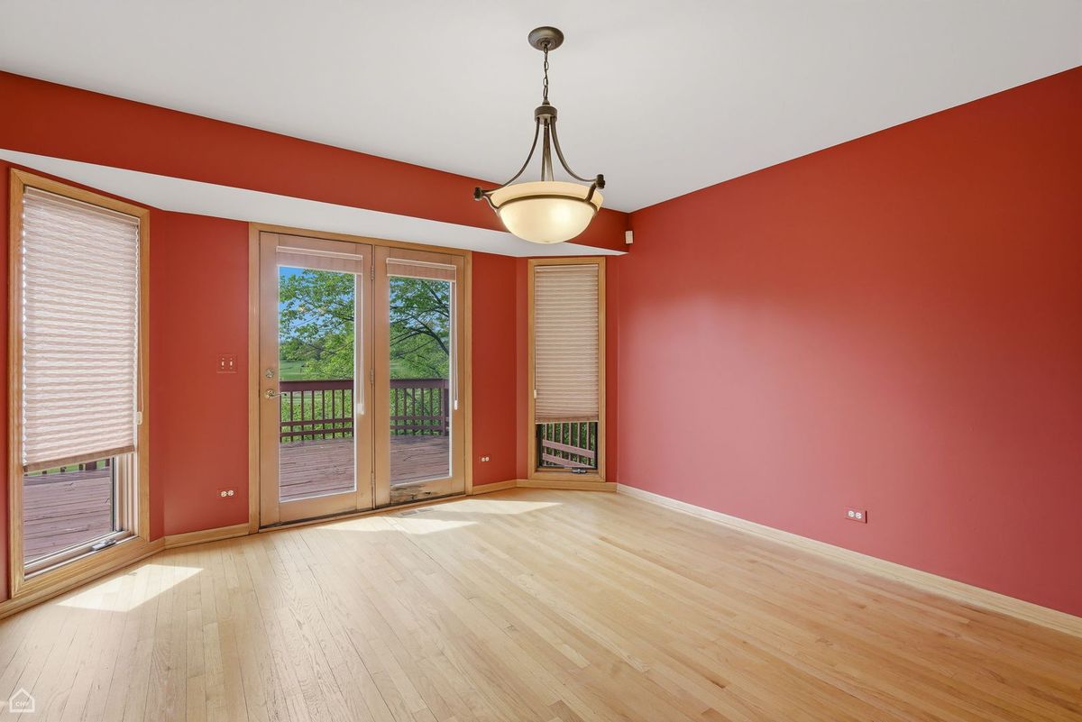 9307 Loch Glen Drive, Lakewood, IL 60014