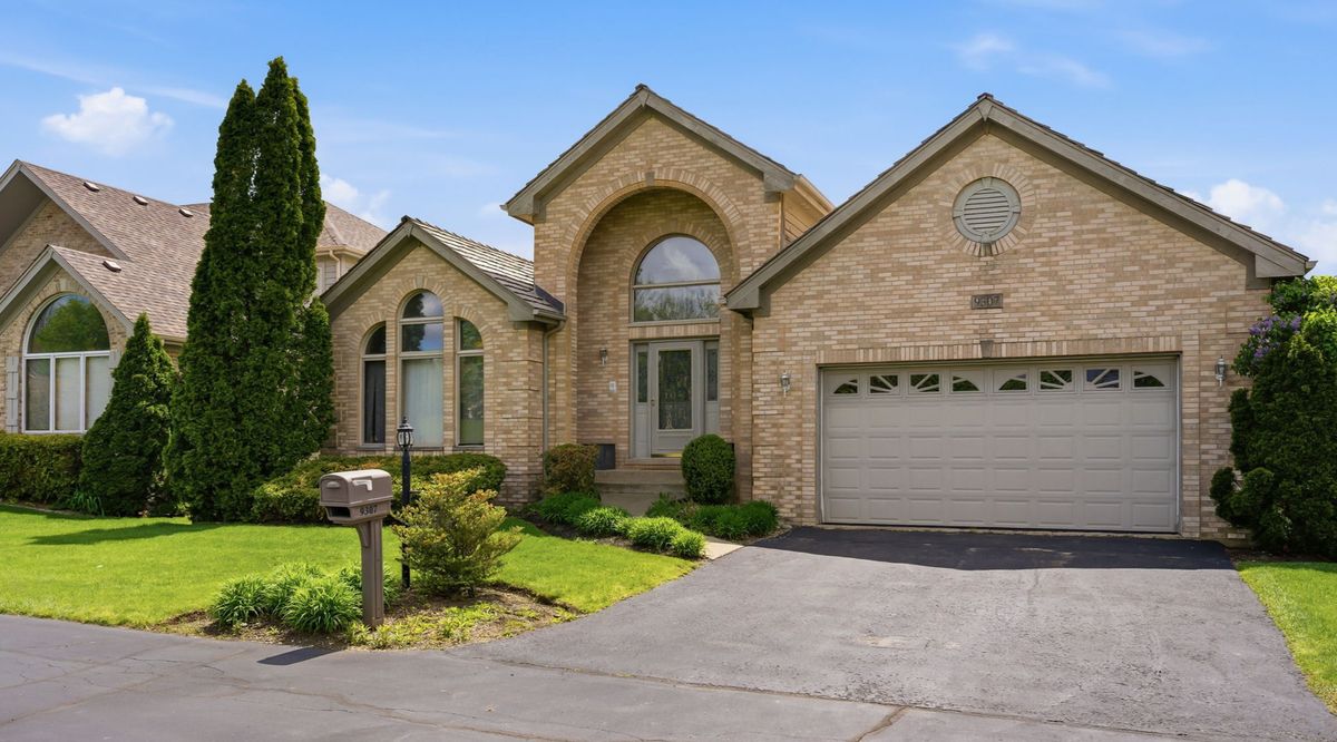 9307 Loch Glen Drive, Lakewood, IL 60014