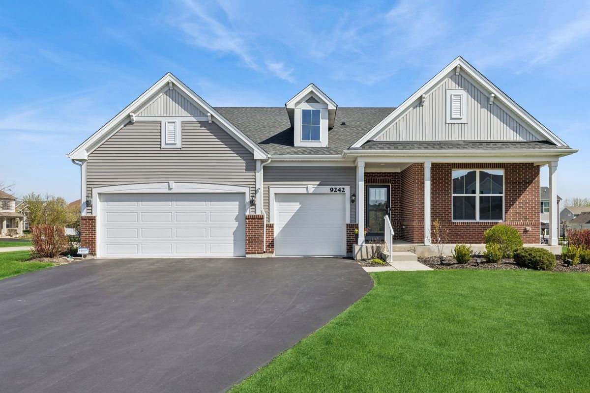 9242 Enstrom Court, Huntley, IL 60142