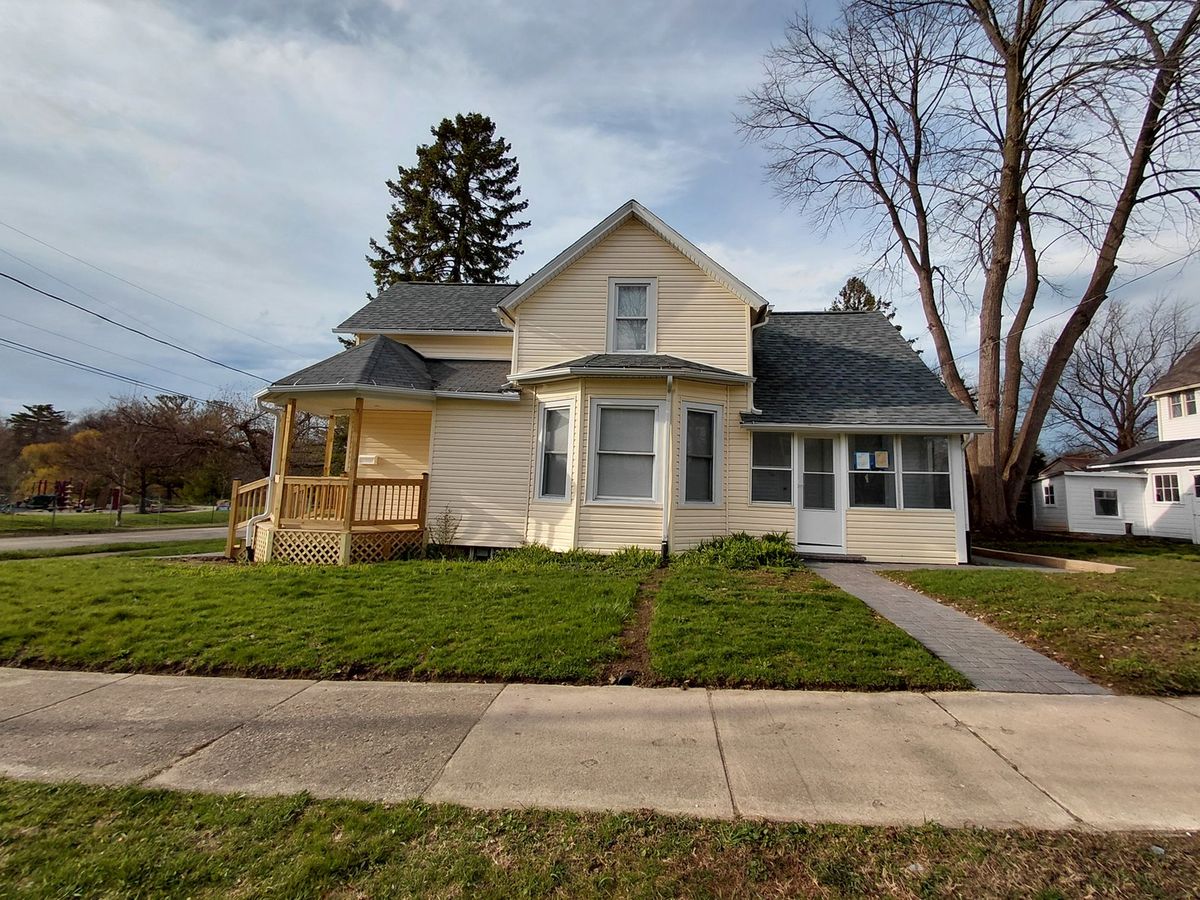 523 McAlister Avenue, Waukegan, IL 60085