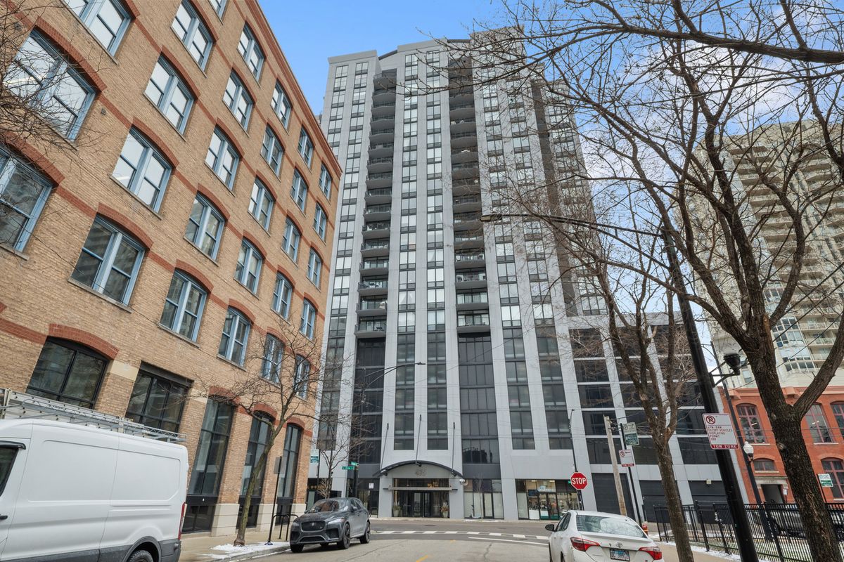 435 Erie Street, Chicago, IL 60654