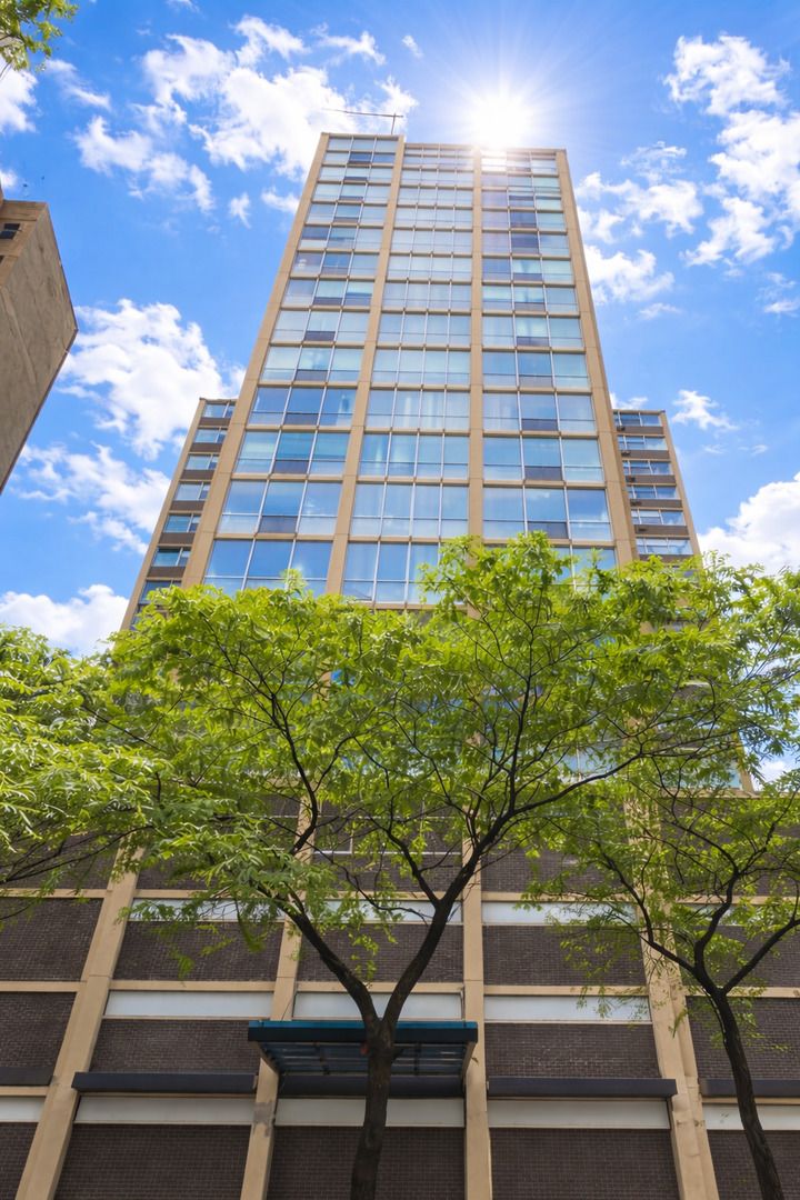 3110 N SHERIDAN Road #1608 — Chicago, IL 60657