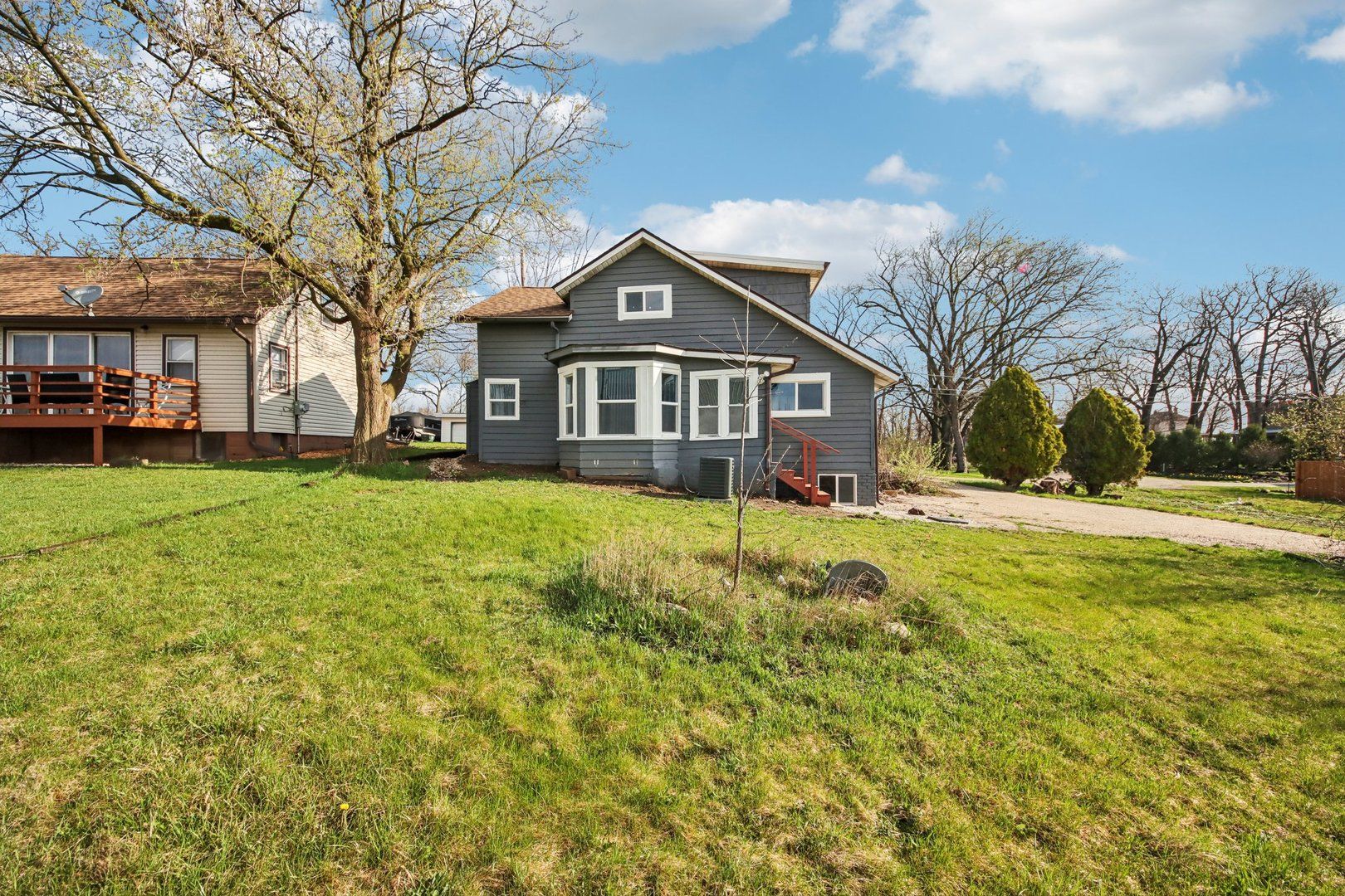 42319 N Woodbine Avenue — Antioch, IL 60002