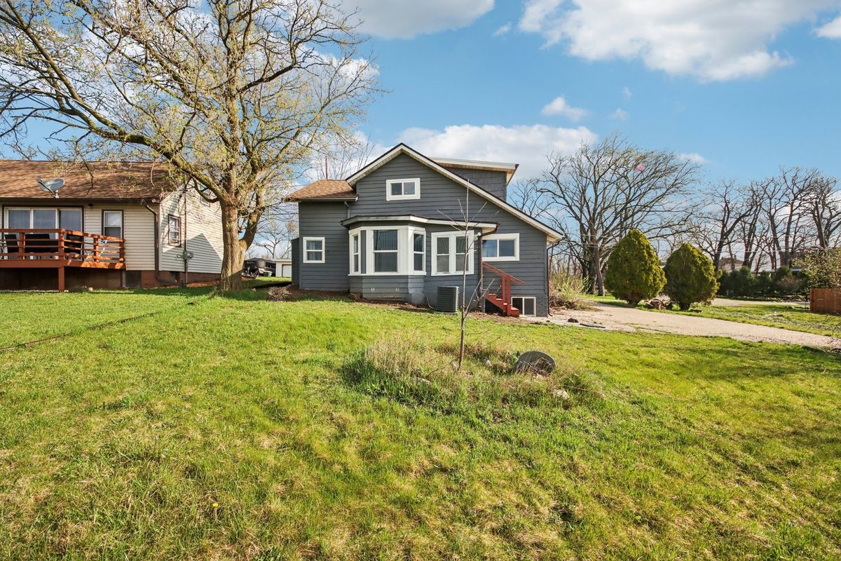 42319 Woodbine Avenue, Antioch, IL 60002