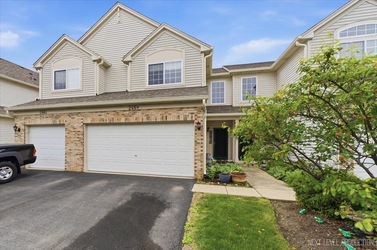 246 NICOLE Drive #D — South Elgin, IL 60177