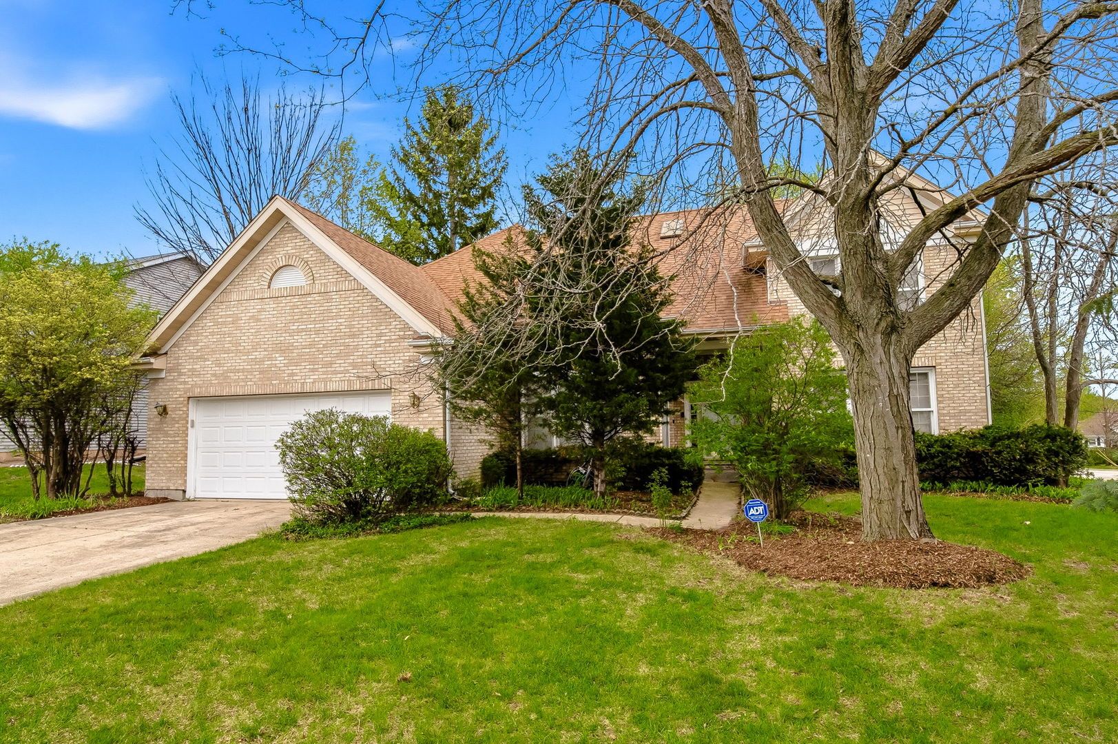 275 Farmhill Drive — Algonquin, IL 60102