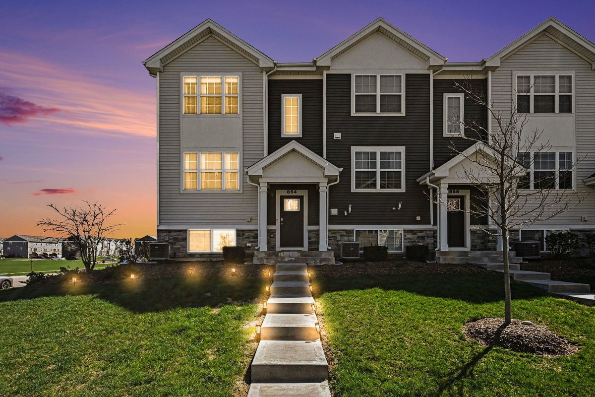 854 Briar Glen Court, Hampshire, IL 60140