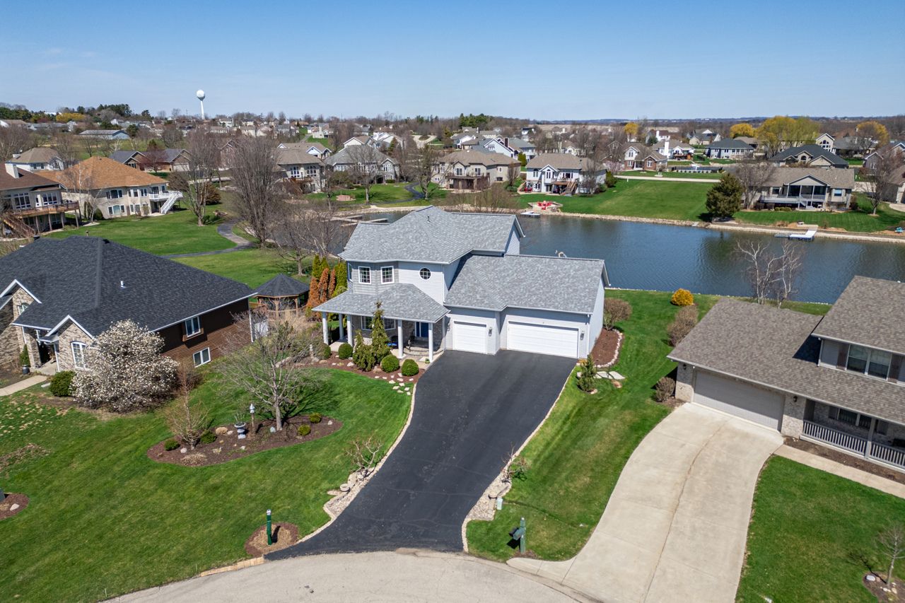 12805 EDGEWATER Pointe — Winnebago, IL 61088