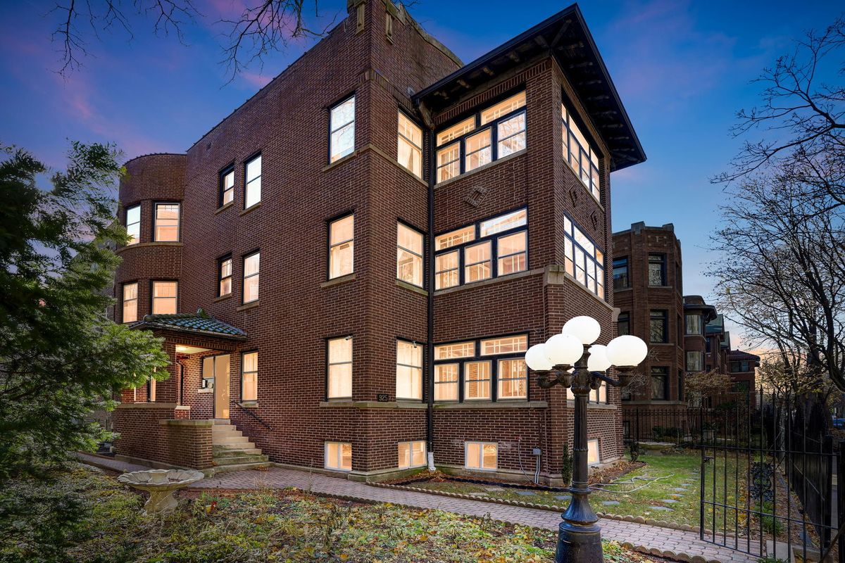 925 Winona Street, Chicago, IL 60640