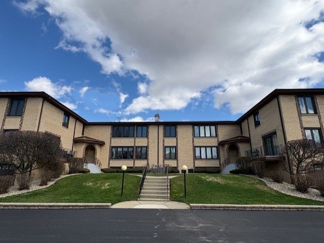 10355 Parkside Avenue, Oak Lawn, IL 60453