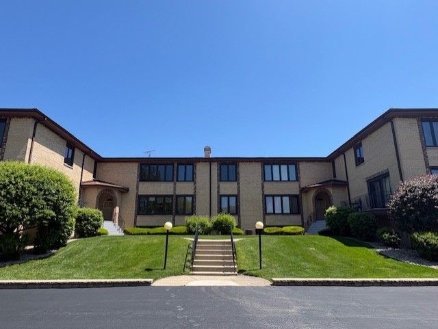 10355 Parkside Avenue #04 — Oak Lawn, IL 60453