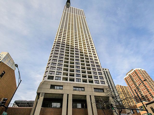 1030 N State Street #11C — Chicago, IL 60610