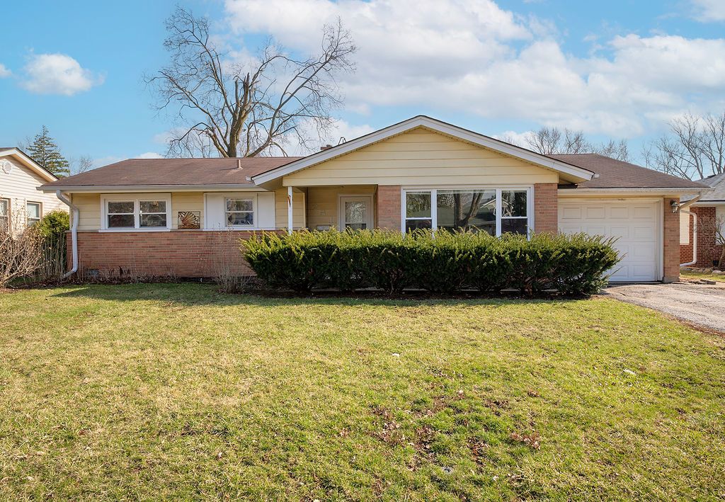 251 Clearmont Drive — Elk Grove Village, IL 60007