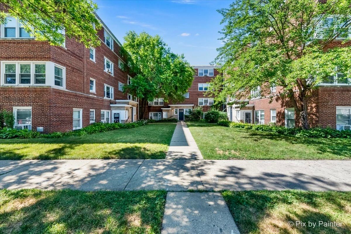 2729 W Berwyn Avenue #3 — Chicago, IL 60625