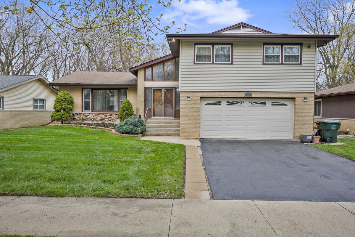 19213 Center Avenue, Homewood, IL 60430