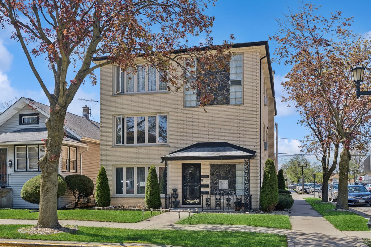 2746 75th Court, Elmwood Park, IL 60707