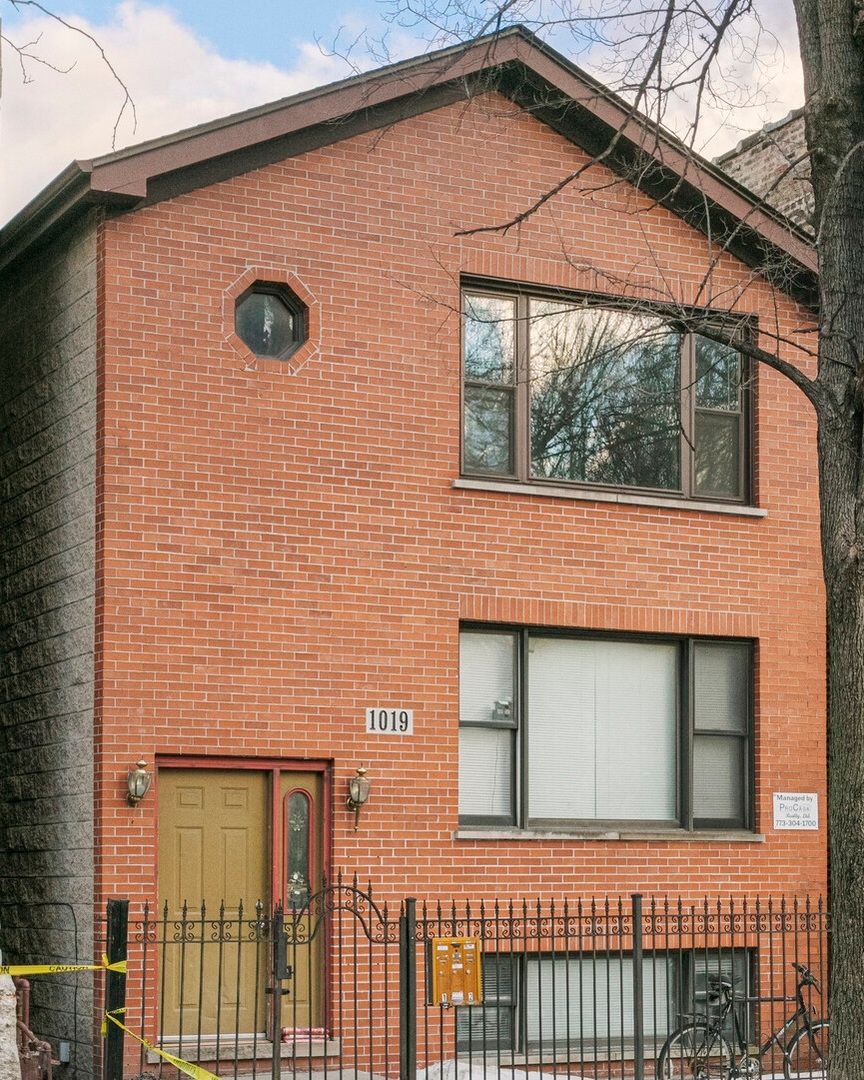 1019 S Oakley Boulevard #2 — Chicago, IL 60612