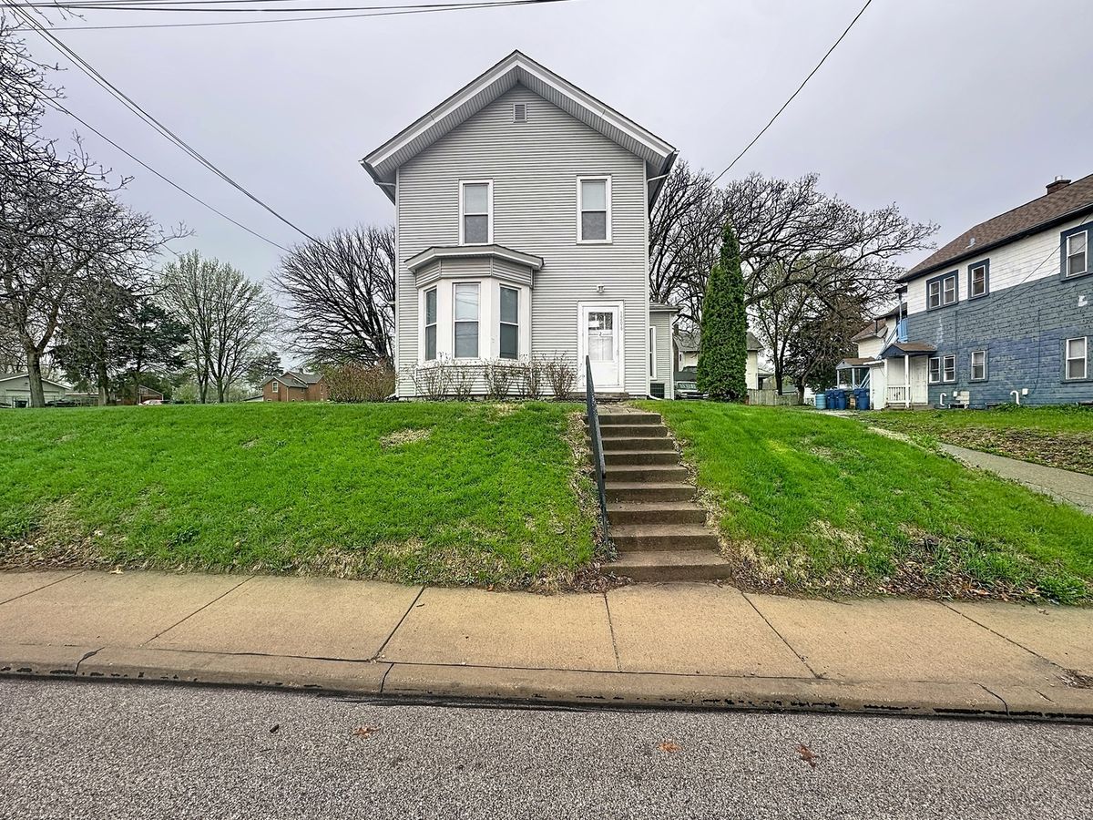 1206 Bridge Avenue, Davenport, IA 52803