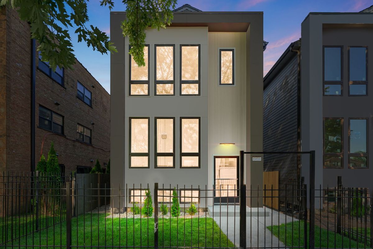 6410 Vernon Avenue, Chicago, IL 60637