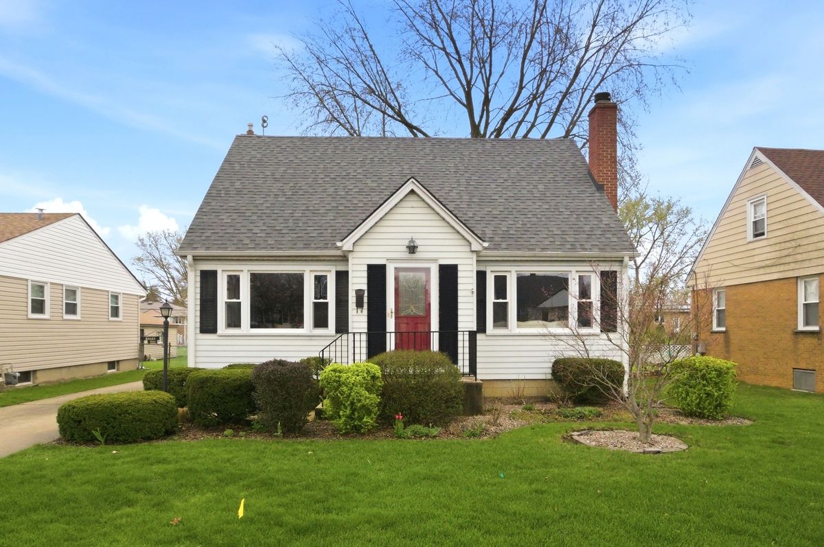 221 Michigan Avenue, Addison, IL 60101