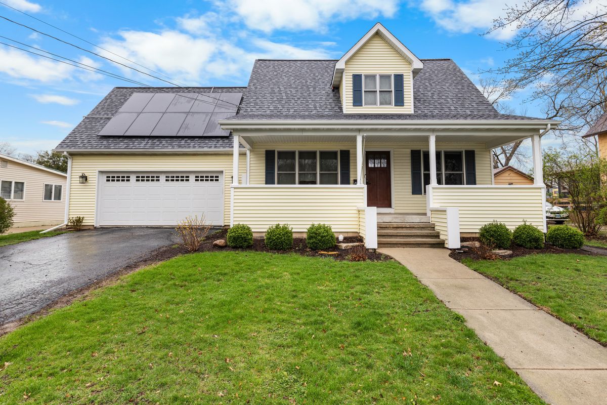 607 6th Street, Oregon, IL 61061