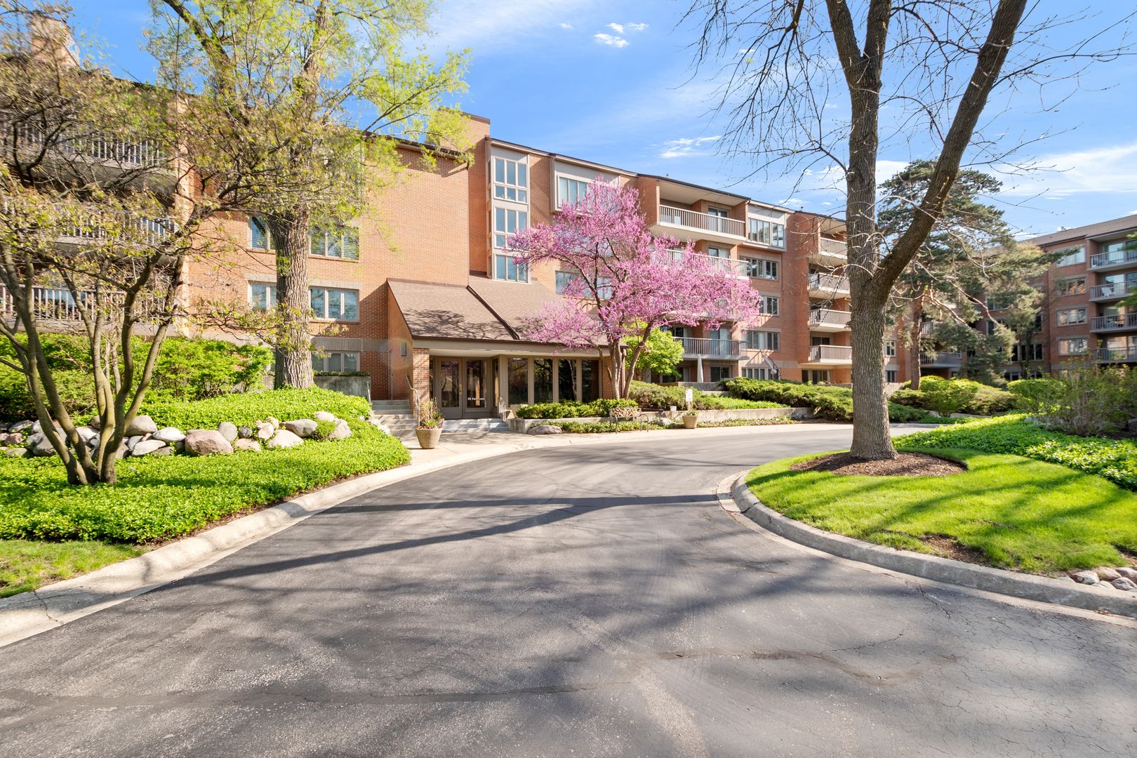 22 Park Lane #204 — Park Ridge, IL 60068