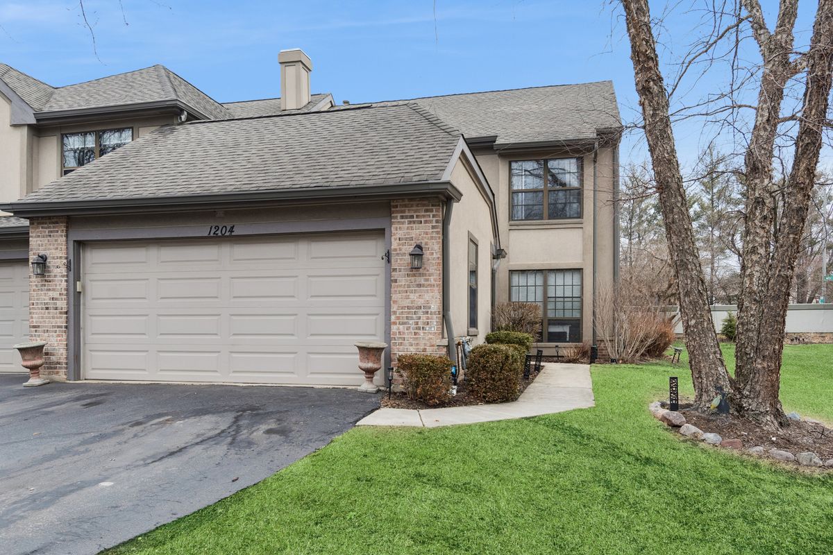 1204 Hobson Oaks Court, Naperville, IL 60540